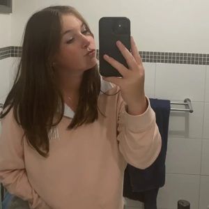 Meet your Posher, Hayley